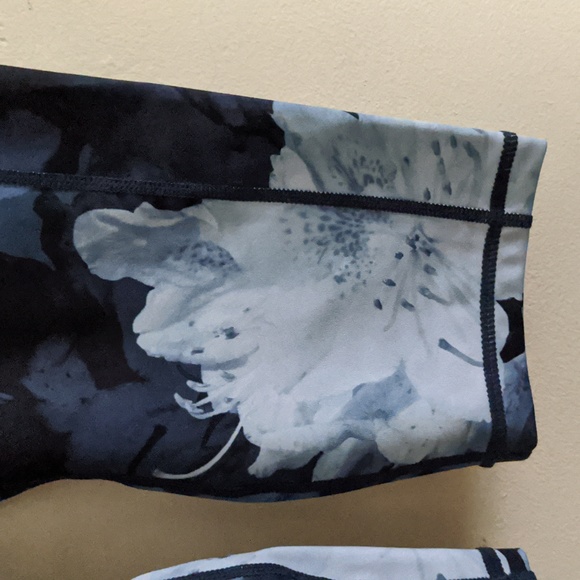 NWoTs Dharma Bums Capri Leggings 8 - Picture 6 of 10